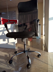 Продам офисное кресло сетчатое