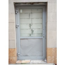Ремонт алюминиевых и металлопластиковых дверей (Киев).