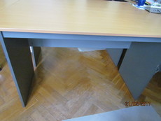 Продам Cтол офисный б/у (2 шт), в отличном состоянии. Размер