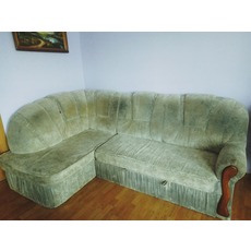 Продам подержанный диван.