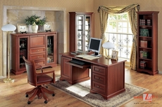 Письменный стол и стул