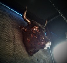 Скульптура "Голова быка" на стену