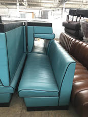 Продам б / у диван бірюзовий в отличном состоянии