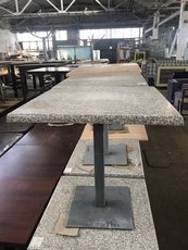 Продам б/у стол на одной ножке, в отличном состоянии