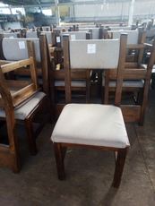 Дерев'яний стілець б / у