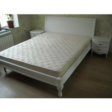 Біле ліжко з масиву